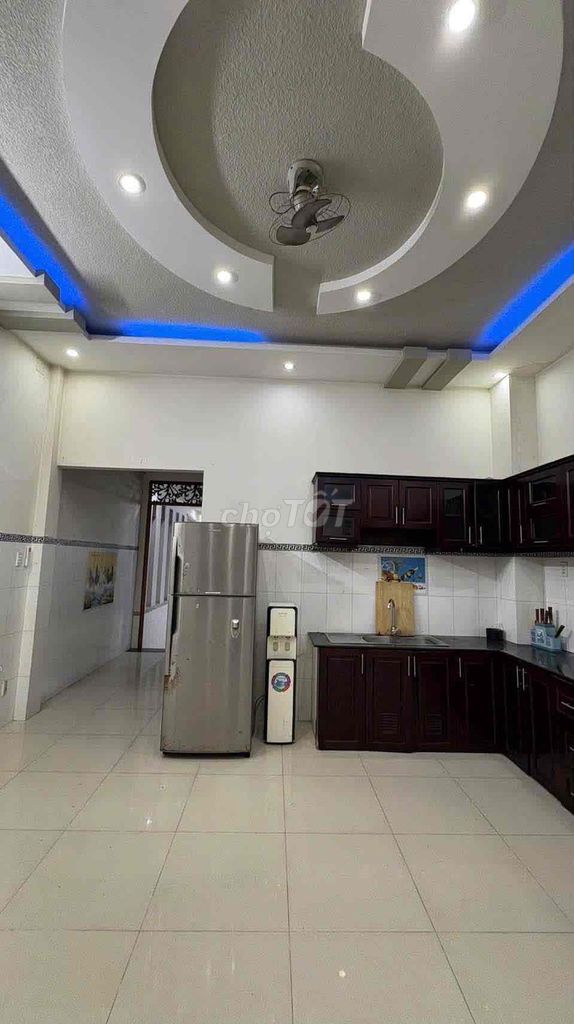 Rent a house in Ao Sen, Fire Name, full interior, 5 x 20 meters, 3/5 pieces.