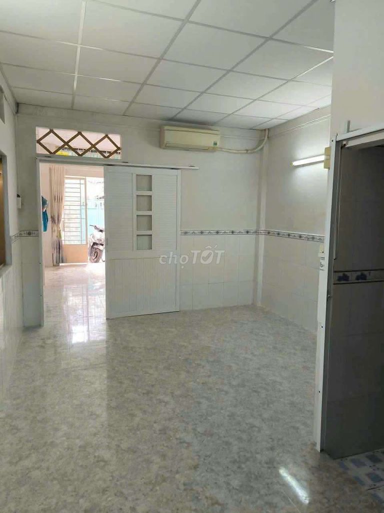 Phú Nhuận – 3 bedrooms - 4 x14 M hatch - near the alley - 12 million