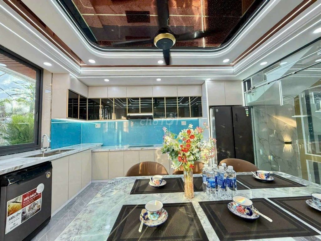 Rent phạm văn chiêu-714 Gò Vấp (4 x16 m) car alleyhouse 5 bedroom 6 toilets - 20 million a month