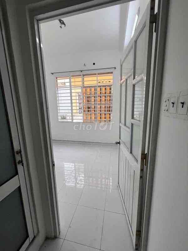 The main alley block of 3rd bedroom+03 down alley 151 Huỳnh Văn Bánh.