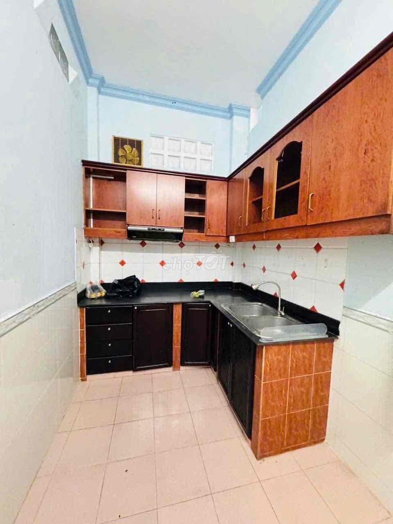 The whole place is a Nhiêu Tứ, Phú Nhuận.