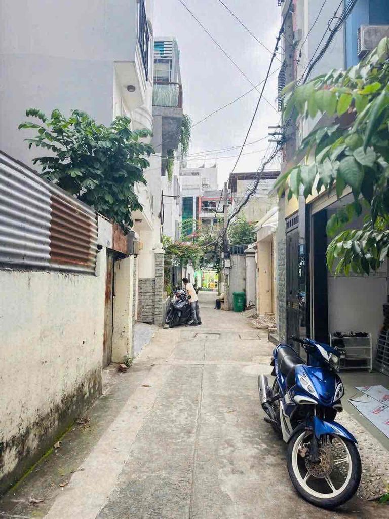 The whole place is a Nhiêu Tứ, Phú Nhuận.