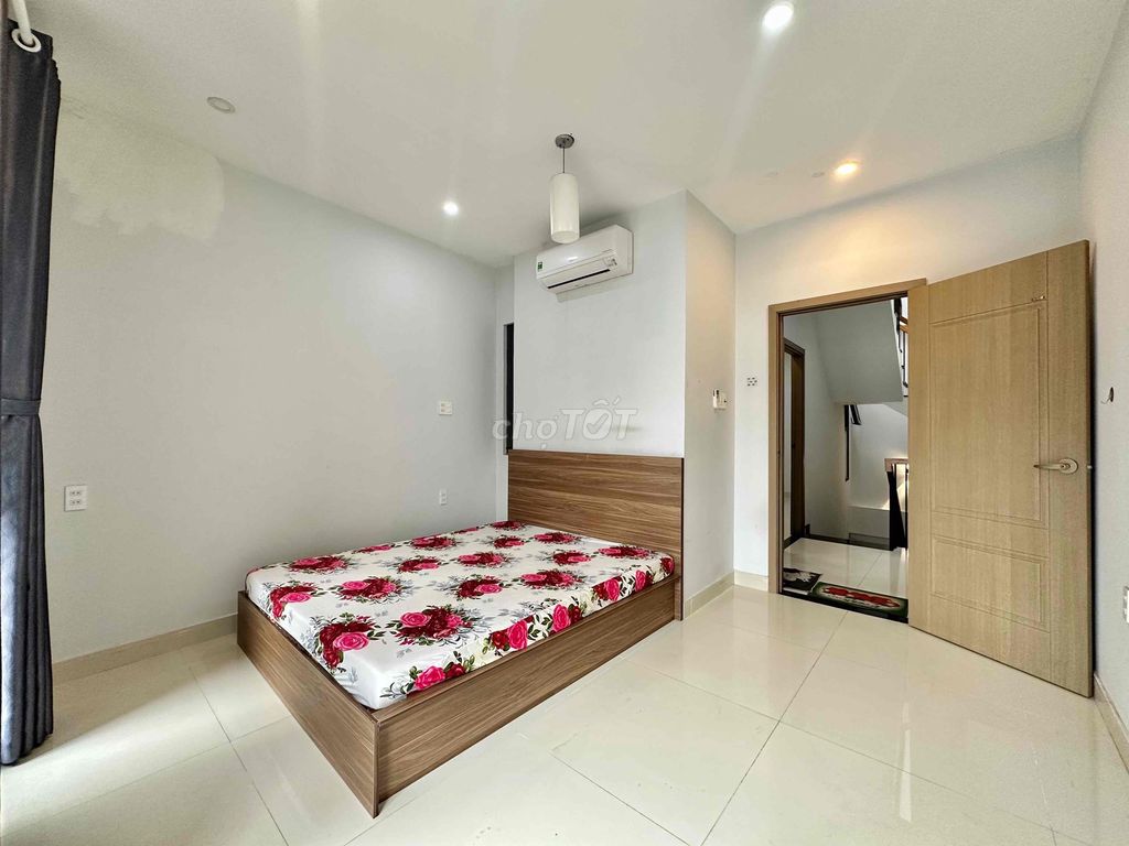 It's the owner of the new house - 4 bedroom 3 toilets - airport district