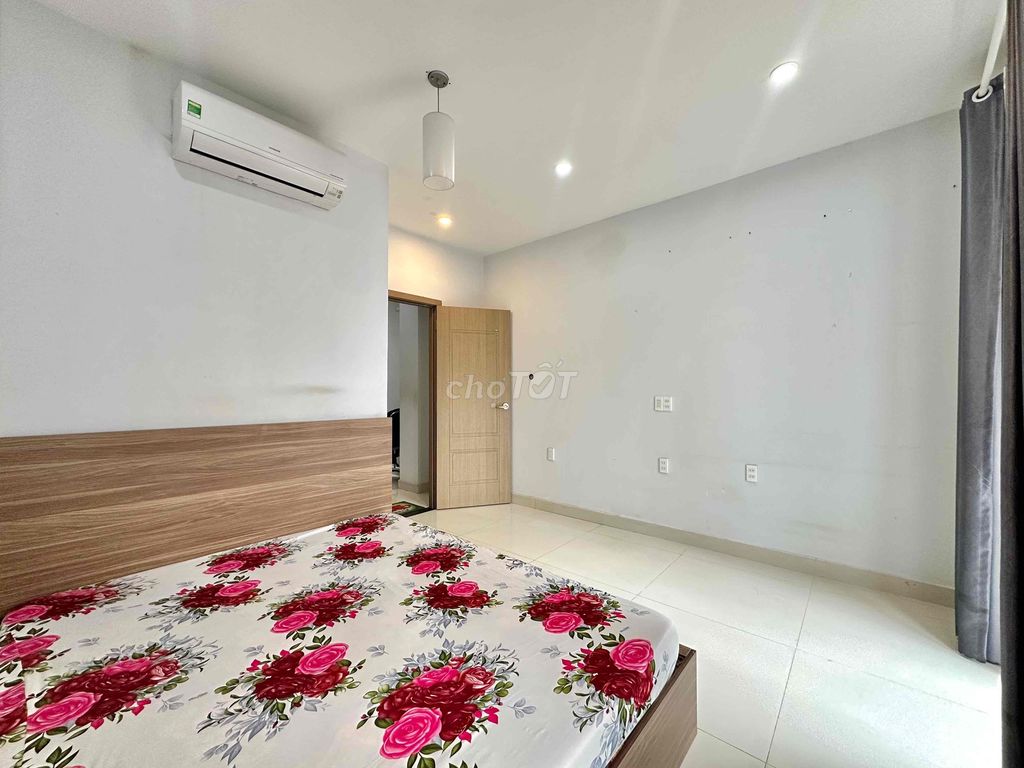 It's the owner of the new house - 4 bedroom 3 toilets - airport district