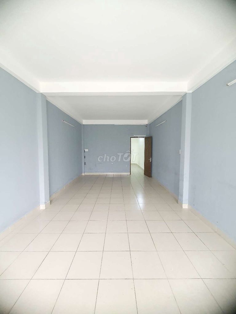 Rent for Lạc Long Quân Street, area: 4 x 14 meters, 3 floors