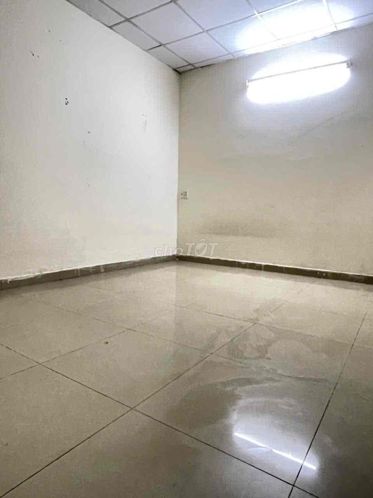 Rent a Class Three bedroom. A toilet. 120 M2 alleys for 11 million cars.