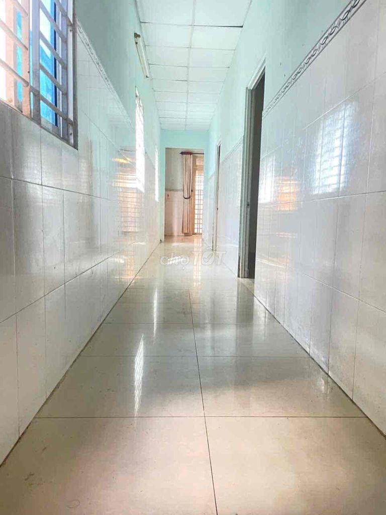 Rent a Class Three bedroom. A toilet. 120 M2 alleys for 11 million cars.