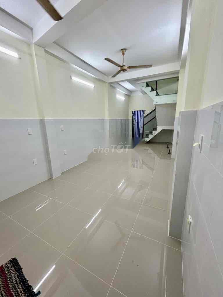 Price: Eight million for renting Hà Tôn Quyền, 1894, District 11 3 meters x 9 meters