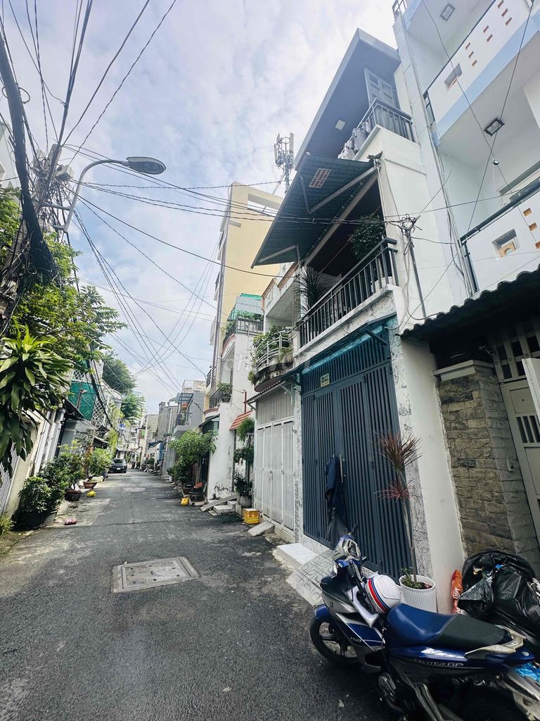 Rent an alley house 493/ Lê Đức Thọ-7* 16 Gò Vấp 4 meters 10 meters 3 bedroom 3 toilets