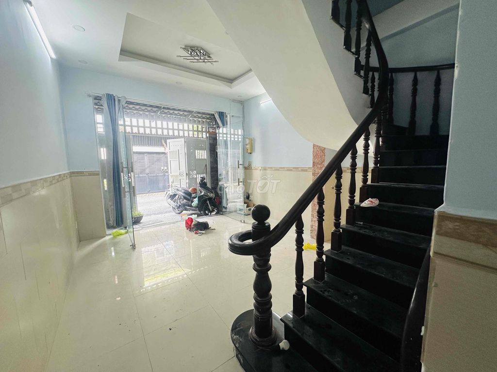 Rent an alley house 493/ Lê Đức Thọ-7* 16 Gò Vấp 4 meters 10 meters 3 bedroom 3 toilets