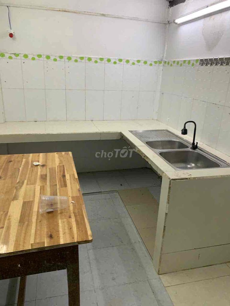 Rent house 20 meters long f6 District 8