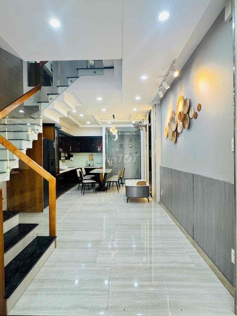 Six bedrooms full interior house.
