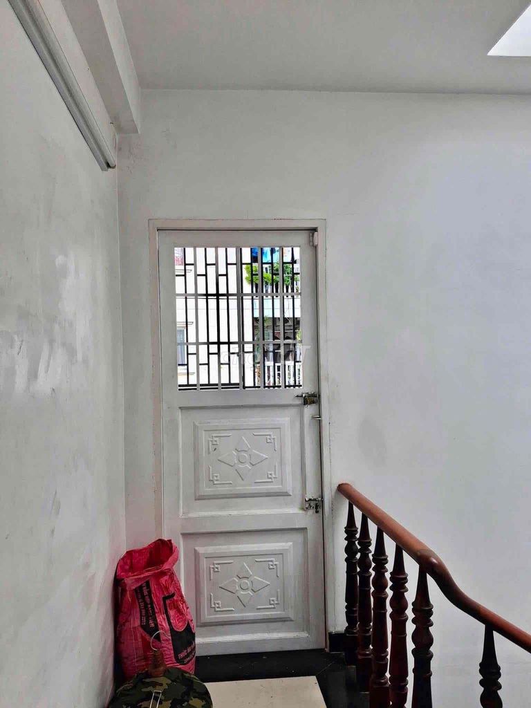 Renting two four-story bedroom three-car toilets cost 13 million.