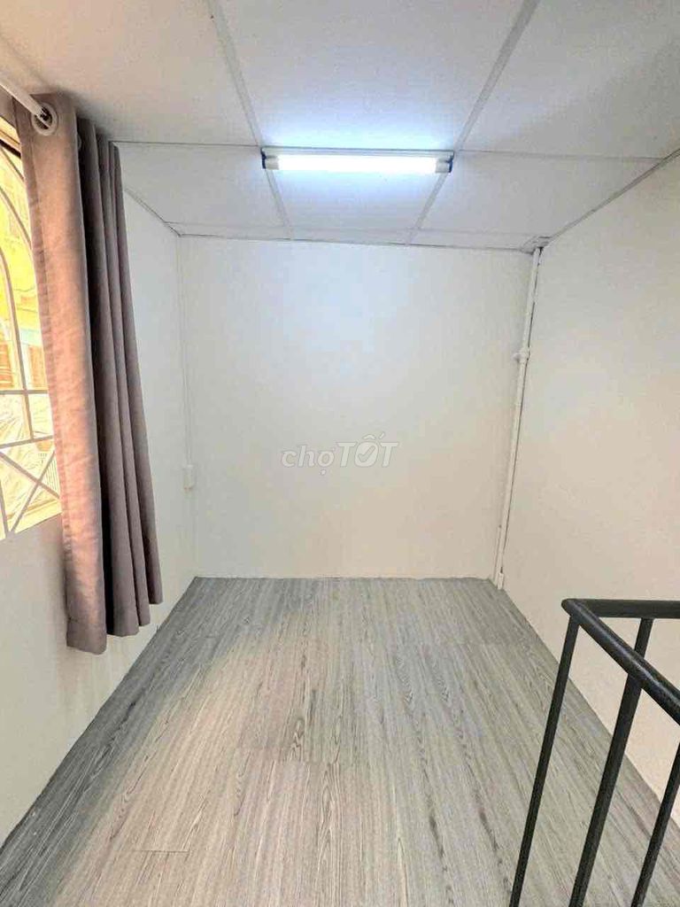 Huỳnh Văn Bánh area uses 40 meters 1st. 1st floor 1st floor, a cool clean bedroom.