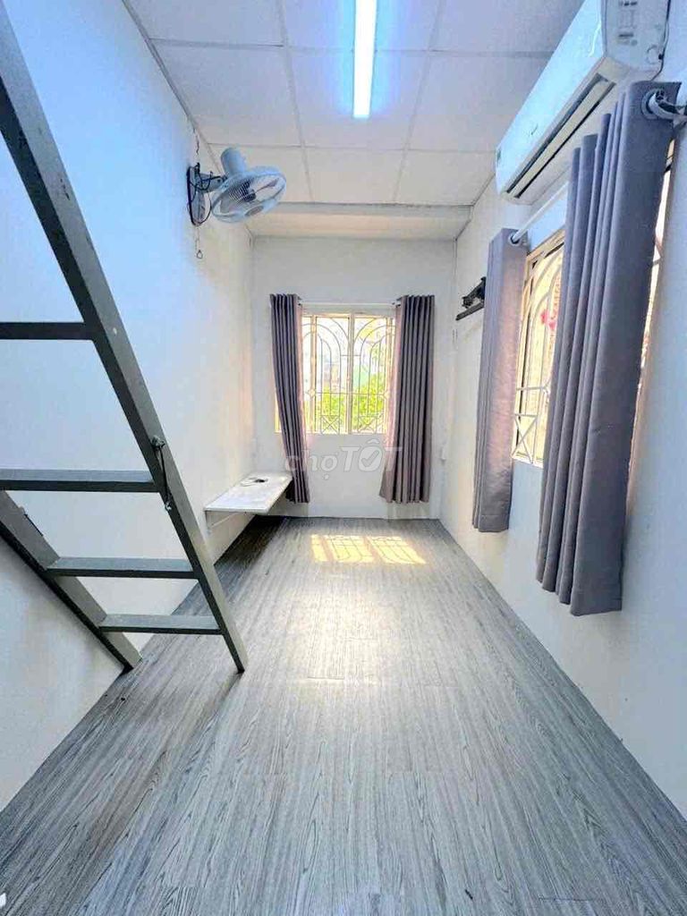 Huỳnh Văn Bánh area uses 40 meters 1st. 1st floor 1st floor, a cool clean bedroom.