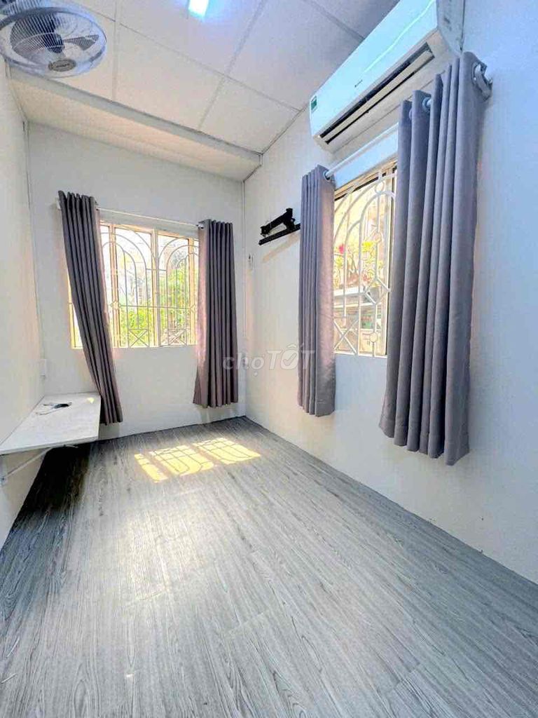 Huỳnh Văn Bánh area uses 40 meters 1st. 1st floor 1st floor, a cool clean bedroom.