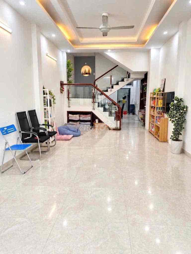 House 1 :2 4 4 4 4 4 x 18 m bedroom 3 m street front 12 m m Phú Thuận