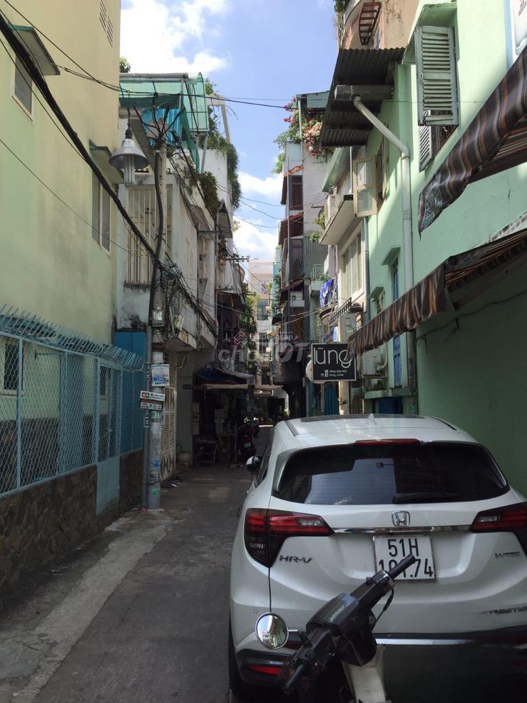 New apartment. Nguyễn Thiện Thuật. 3rd.