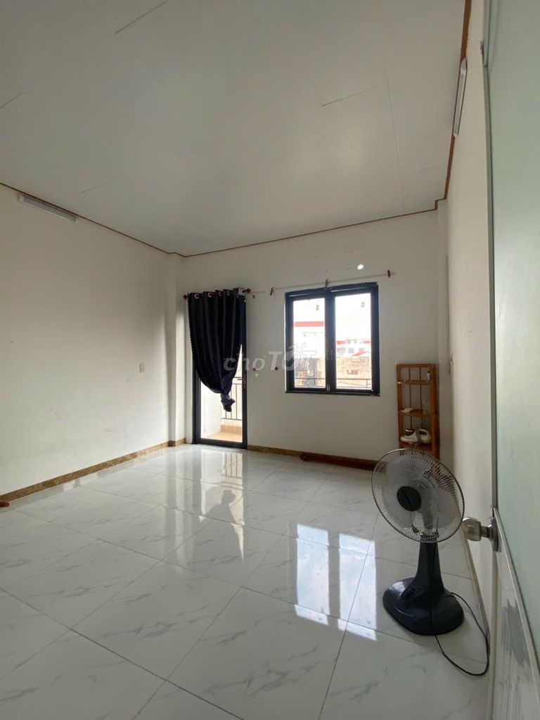Hire the second floor Linh Đông private level, near the Tam Ha Market, 2 bedrooms, 4 million a month.