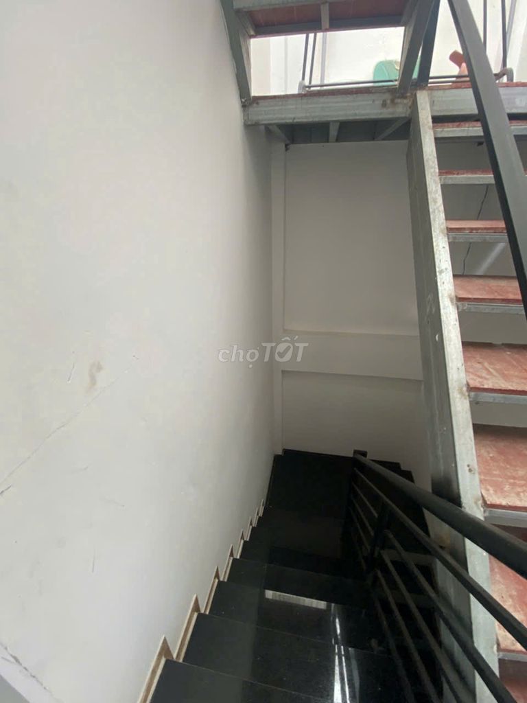 Hire the second floor Linh Đông private level, near the Tam Ha Market, 2 bedrooms, 4 million a month.