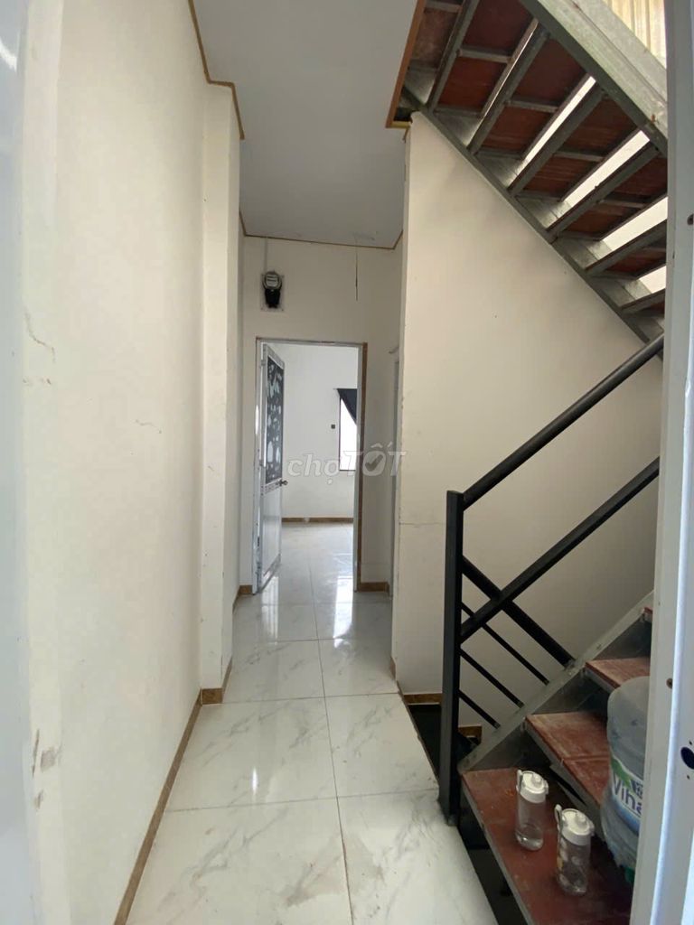 Hire the second floor Linh Đông private level, near the Tam Ha Market, 2 bedrooms, 4 million a month.