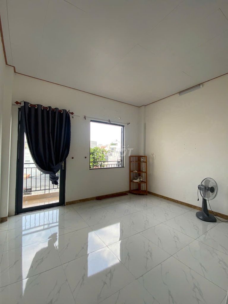 Hire the second floor Linh Đông private level, near the Tam Ha Market, 2 bedrooms, 4 million a month.