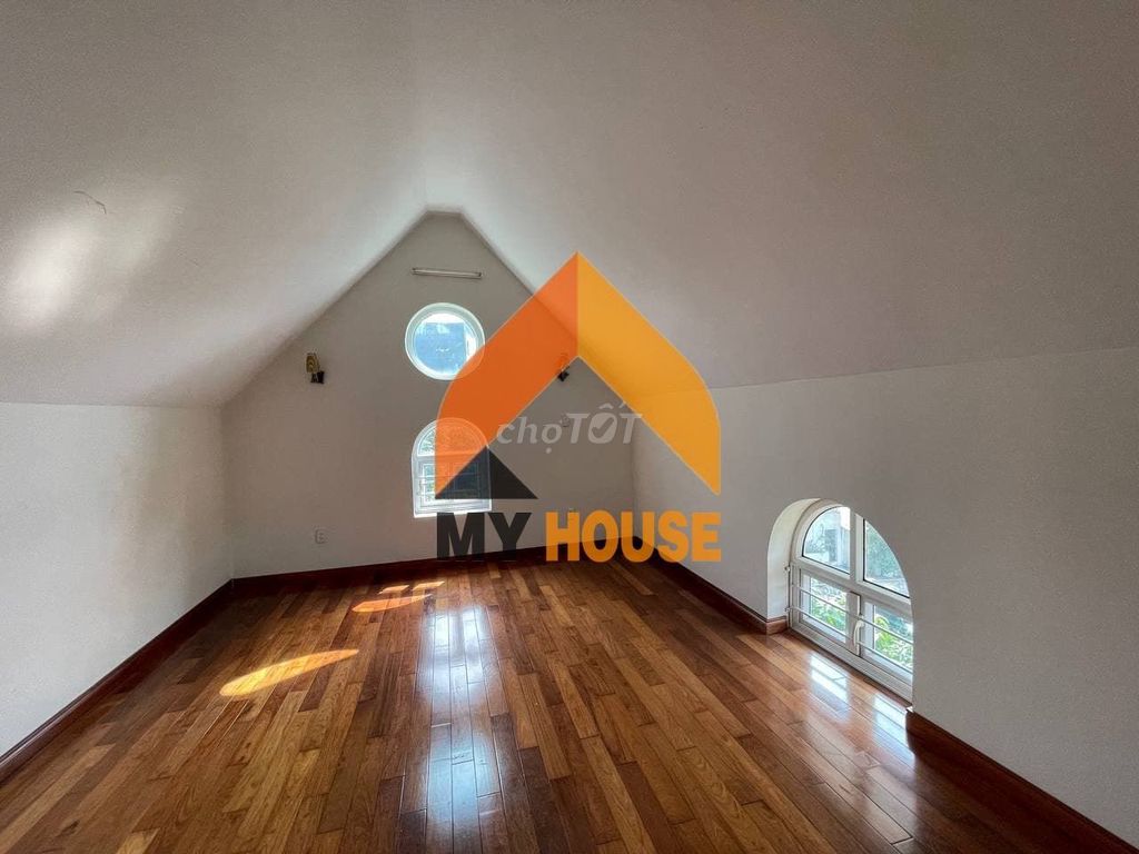 The beautiful spring villa faints 250 M2 yard oe
