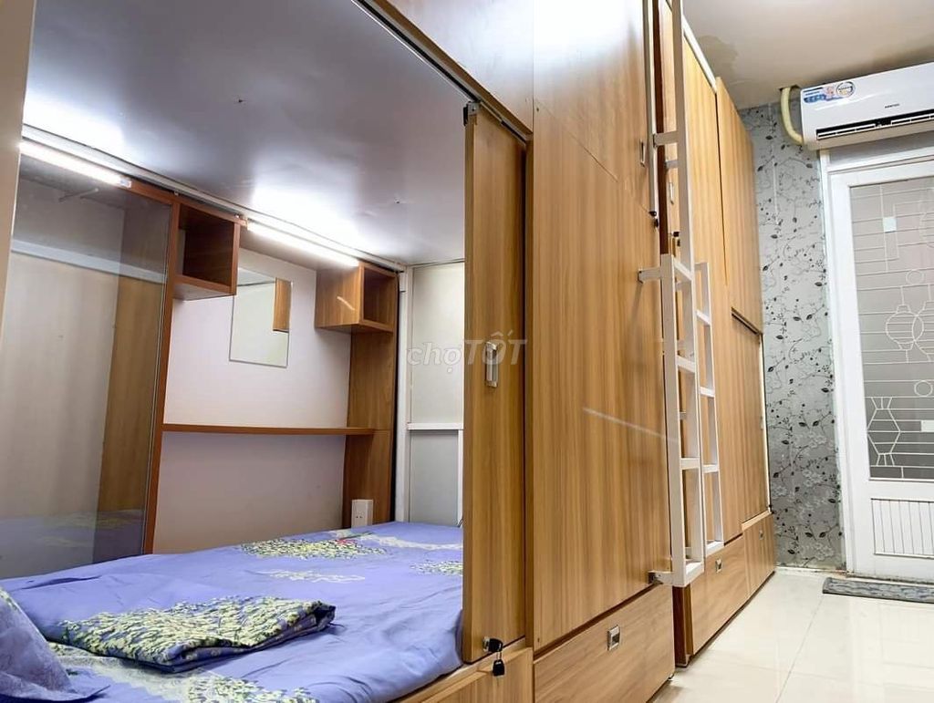 Sleepbox 235 South Korean Republic, District 3. 1 millionth of a month.