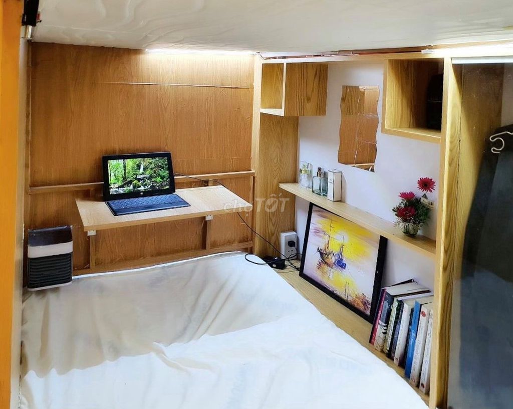 Sleepbox 235 South Korean Republic, District 3. 1 millionth of a month.
