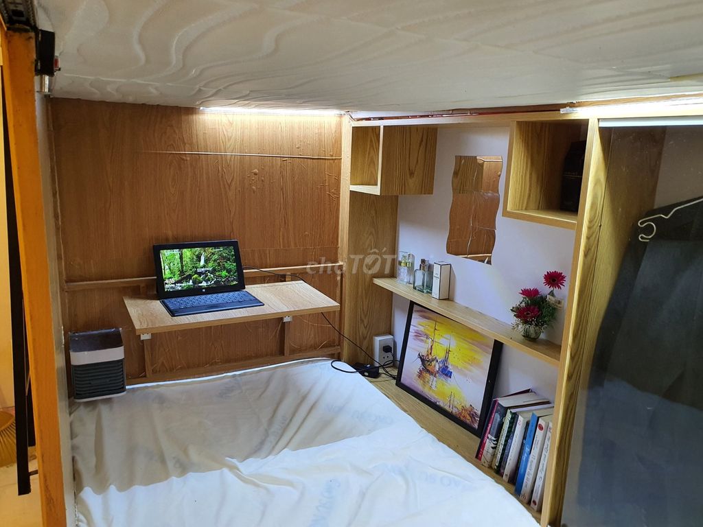 Sleepbox 235 South Korean Republic, District 3. 1 millionth of a month.