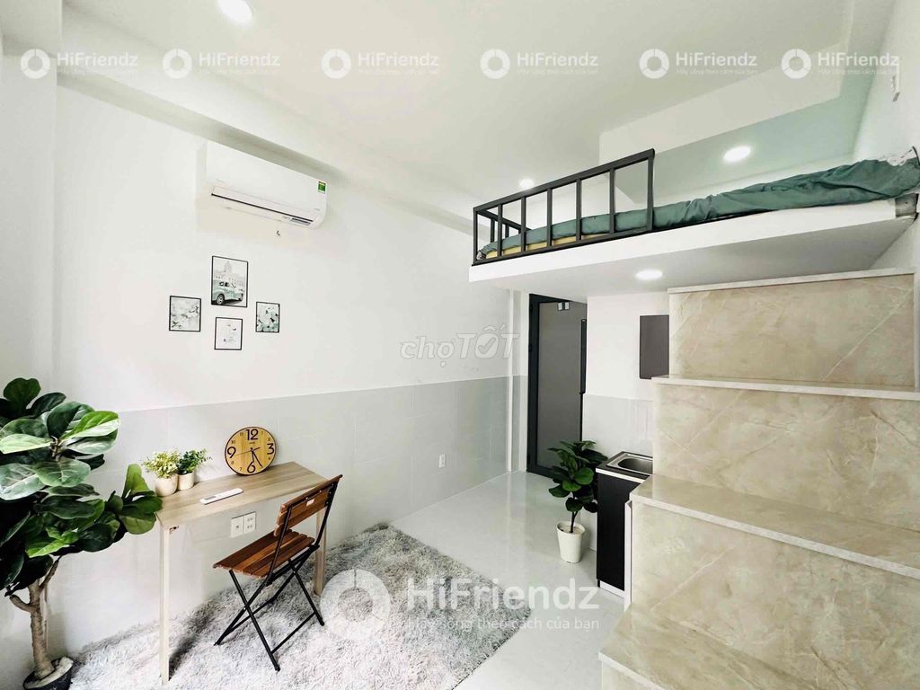 Mini building has a balcony full of furniture, Sen-Lạc Long Quân refrigerators.