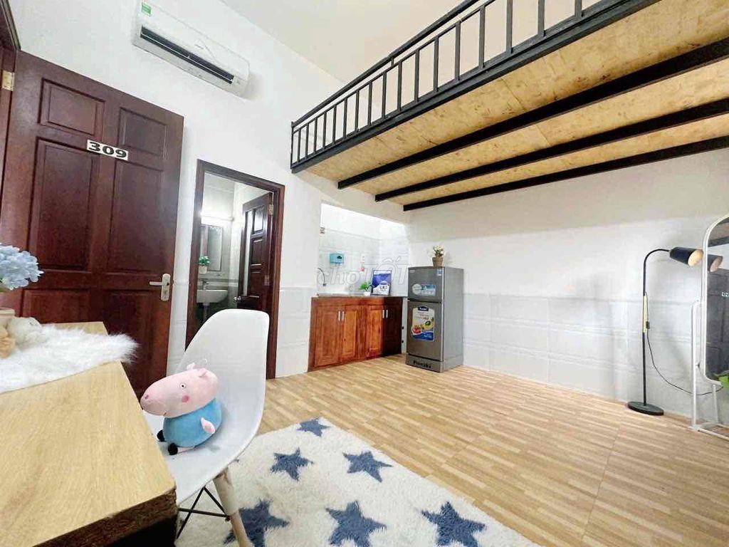 It's the owner who rents a new low-priced suite 100 percent high elevator in Tên Lửa.
