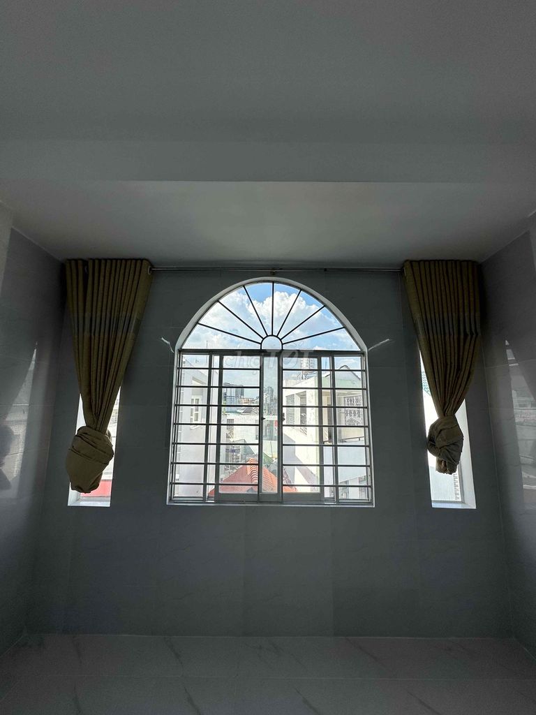 Âu Dương Lân clean room.