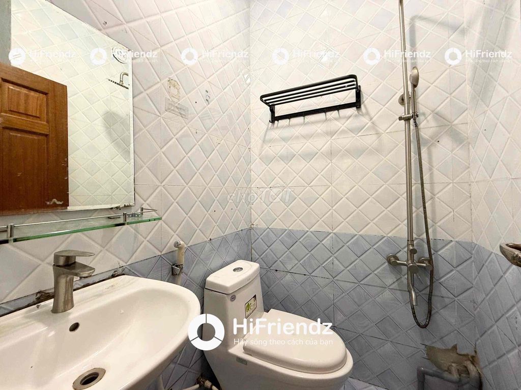 The master clean interior has an elevator at its own turn.