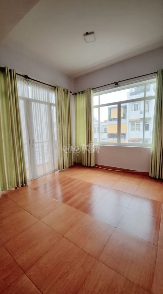 The women's room, air conditioning, balcony, 85 Tân Quy, District 7