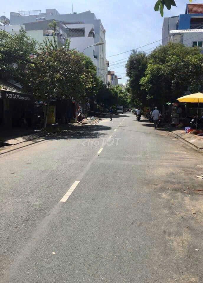 The women's room, air conditioning, balcony, 85 Tân Quy, District 7