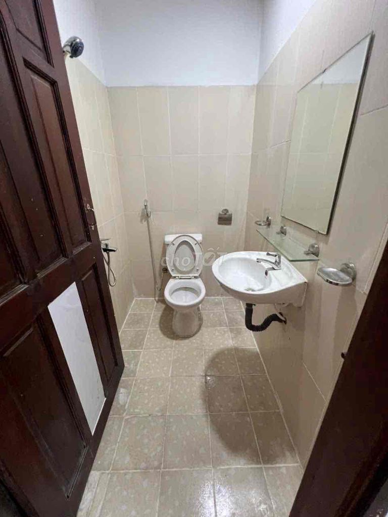 Rent rooms near Đào Trinh Nhất of the Top Market