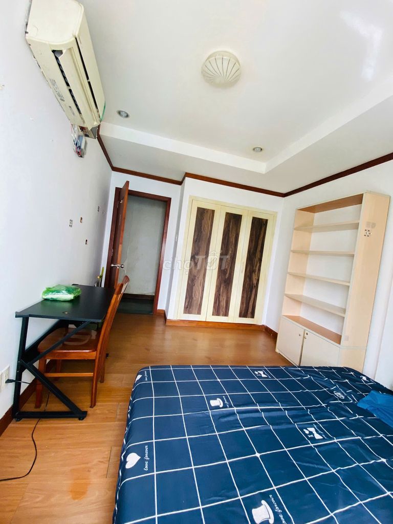 US$3.5 million down to 3.2 million full interior near college, advanced services.