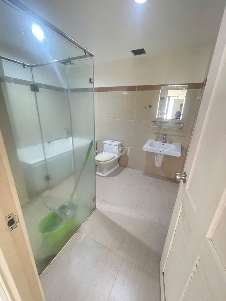 US$3.5 million down to 3.2 million full interior near college, advanced services.