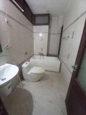 The motel has the Central Mountain: 30 meters, complete interior. 4.8 million.