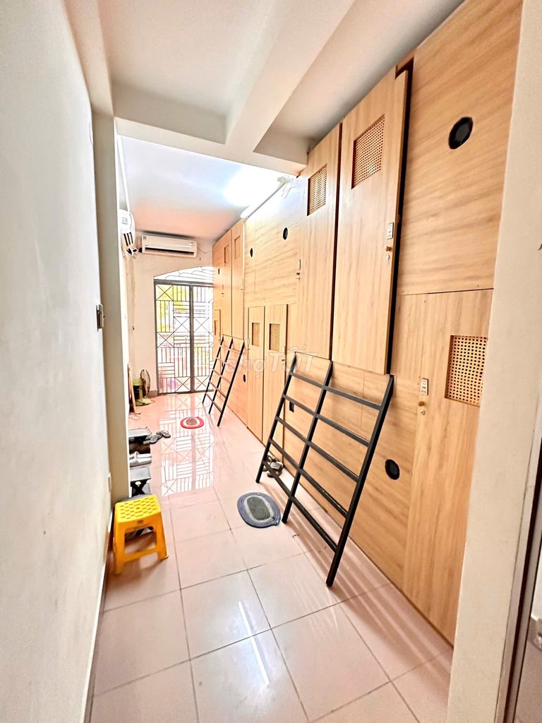 We're staying at a full-house guy, sleepbox District 6 for 1 million.