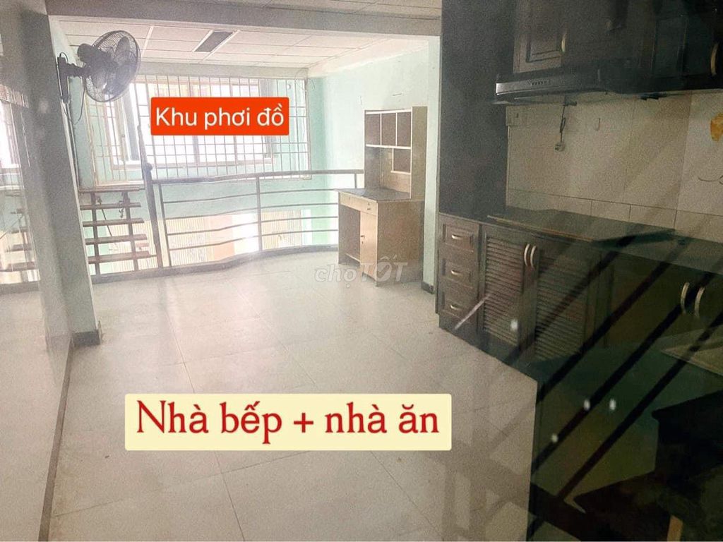 Hotel one of the Sleepbox dorms is full of furniture, District 5 for 1 million and 6