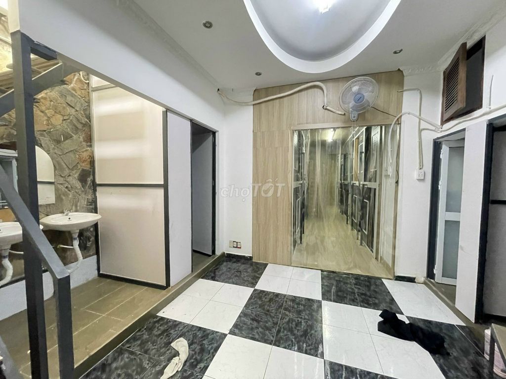 sleepbox to lock the dorm right here. 216 Tây Thạnh, Tân Phú district.