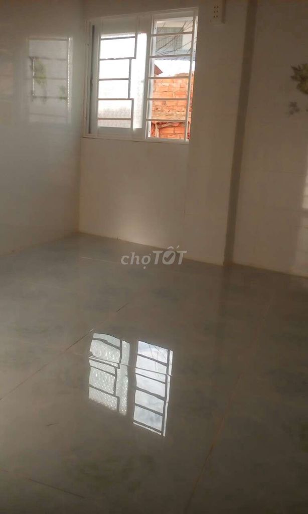 Rent the free time room with the bathroom in the room.