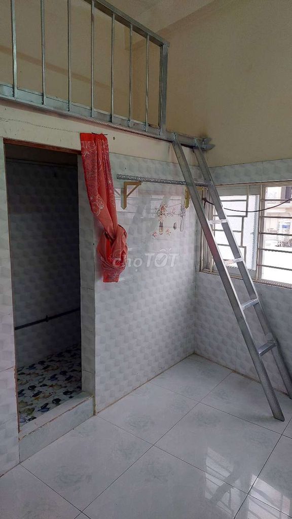 Rent the free time room with the bathroom in the room.