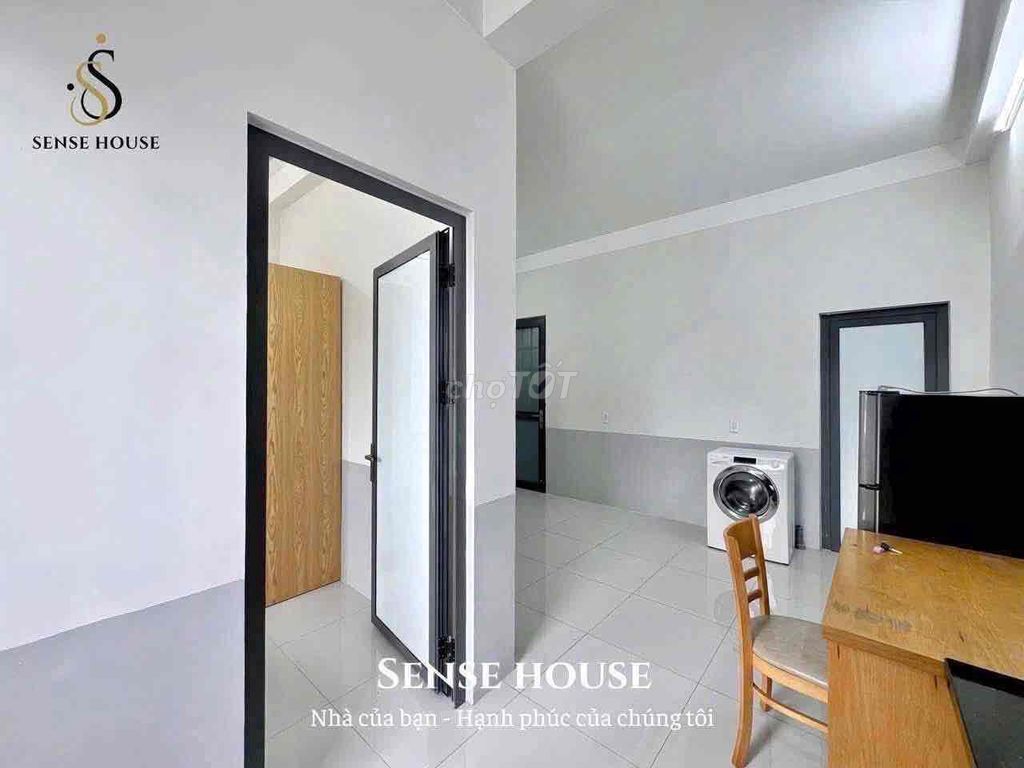 Rent a public bedroom - the engine elevator near La Latera, Fourth Fourth floor.