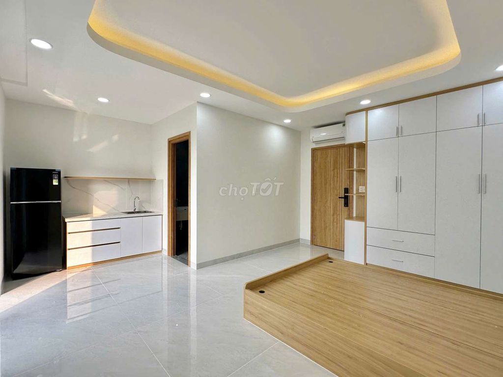 Window/Bancong studio right on Hoàng Quốc Việt-Phú Mỹ spring - crescent mall