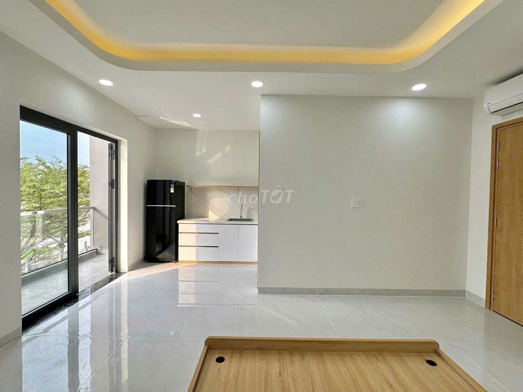 Window/Bancong studio right on Hoàng Quốc Việt-Phú Mỹ spring - crescent mall