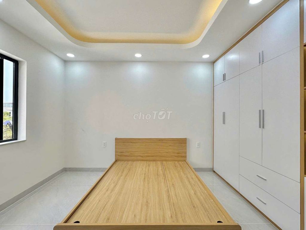 Window/Bancong studio right on Hoàng Quốc Việt-Phú Mỹ spring - crescent mall