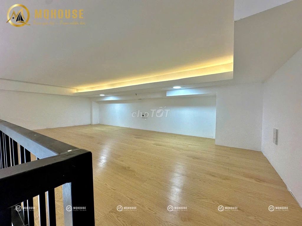 The new mini apartment is super open in mega-polytium, District Six.